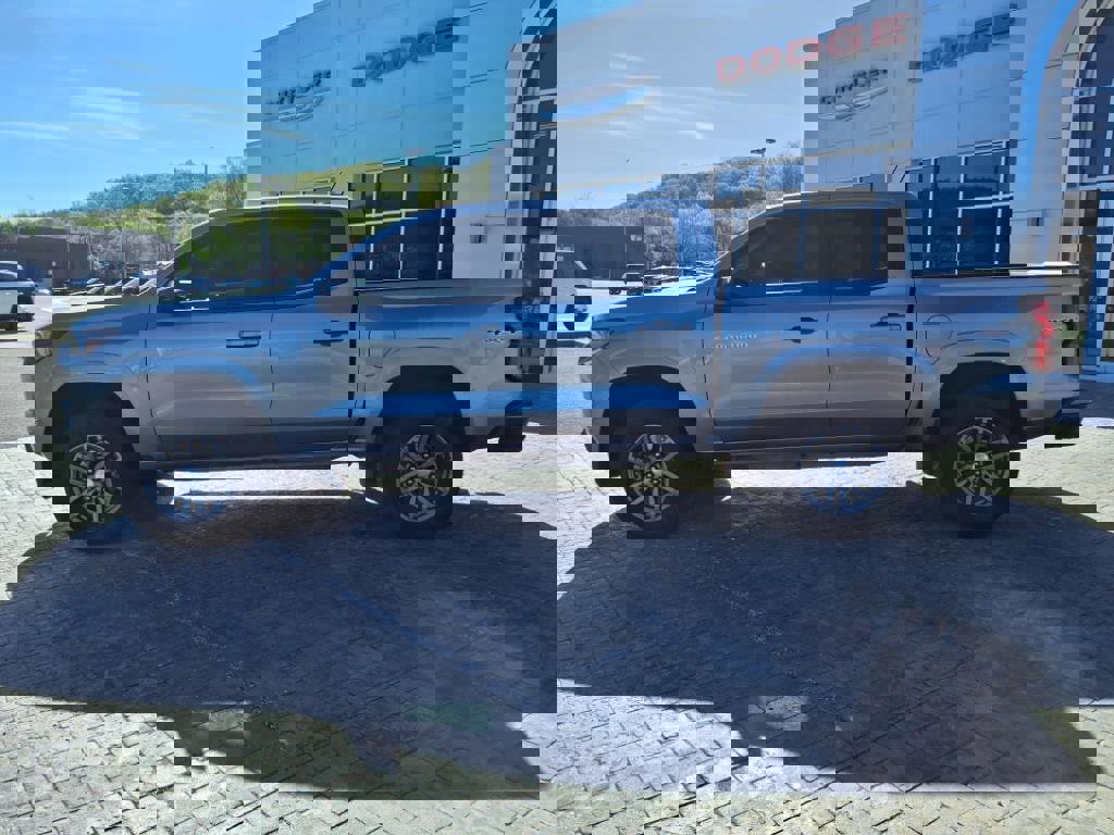 Used 2023 Chevrolet Colorado LT w/ LT Convenience Package image 9