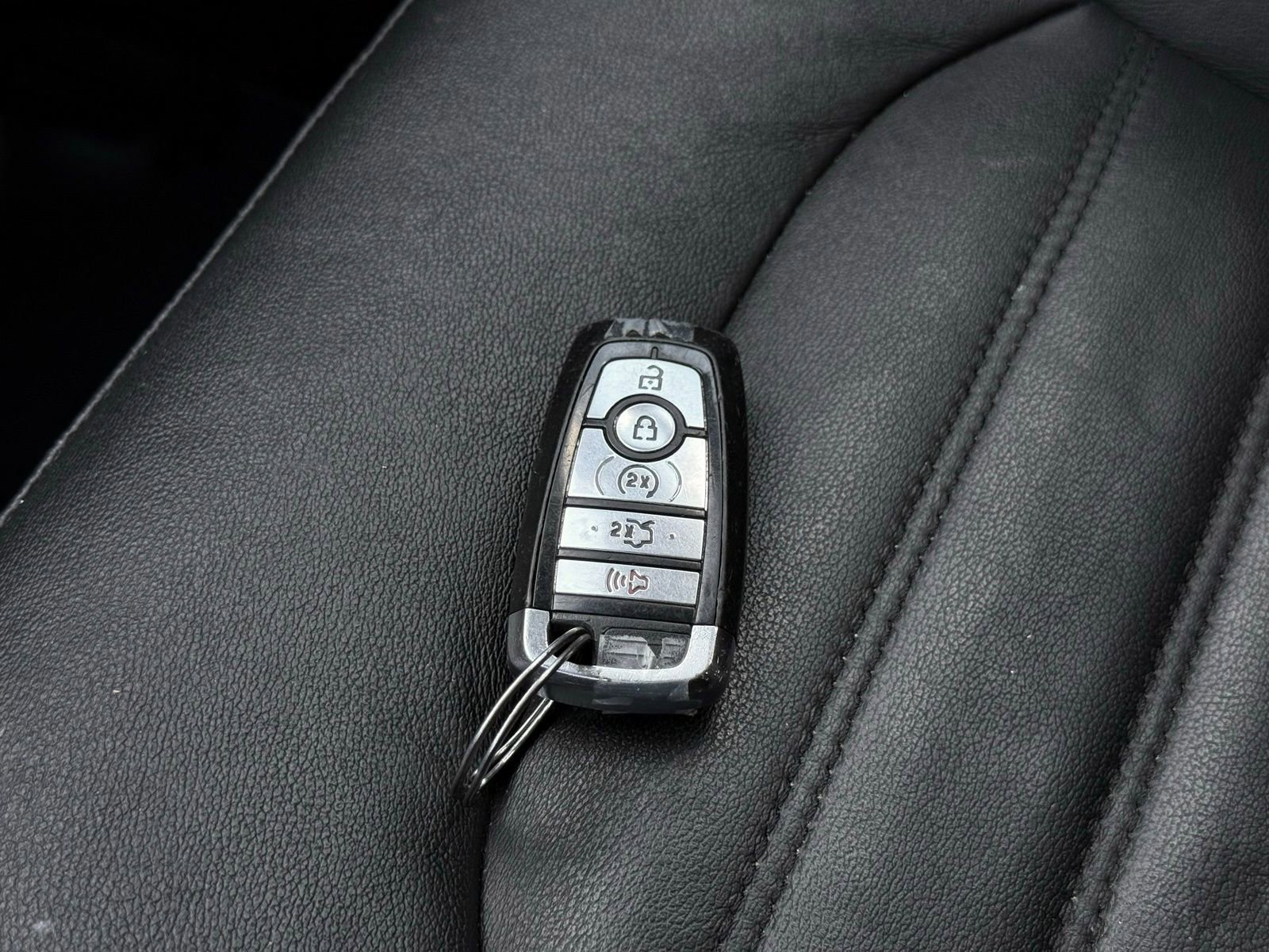 Used 2018 Ford Fusion SE w/ Equipment Group 602A FWD image 35