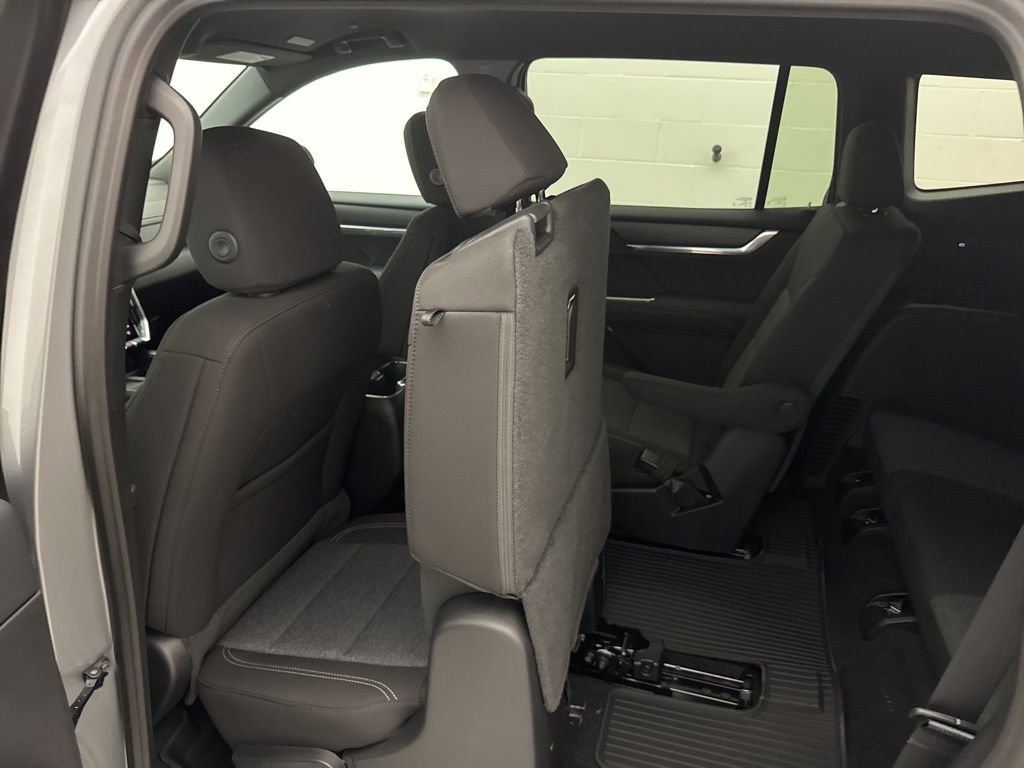 New 2026 GMC Acadia Elevation w/ LPO, All-Weather Package AWD/4WD image 57