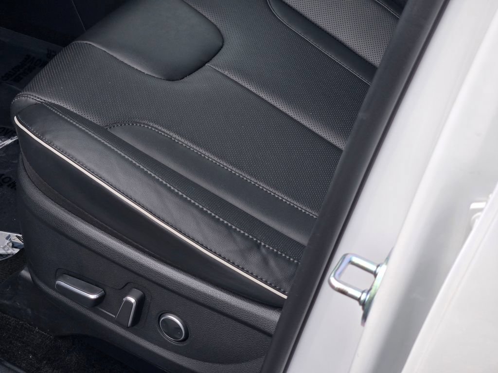 Certified 2025 Hyundai Palisade SEL AWD/4WD image 35