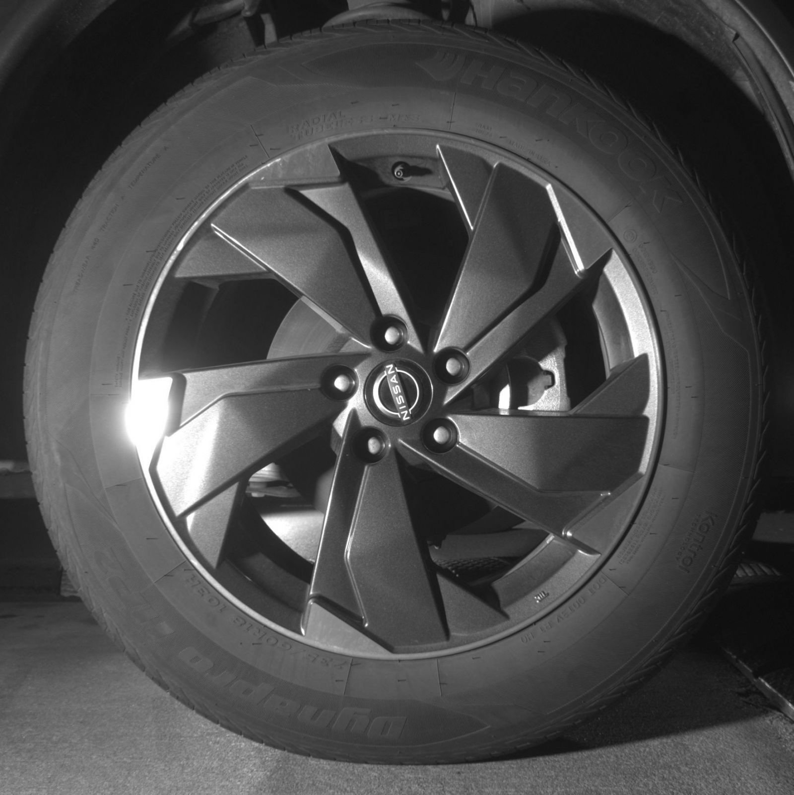 Used 2025 Nissan Rogue SV AWD/4WD image 16