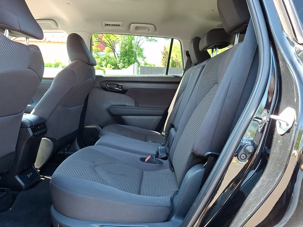 Certified 2025 Toyota Highlander LE AWD/4WD image 10