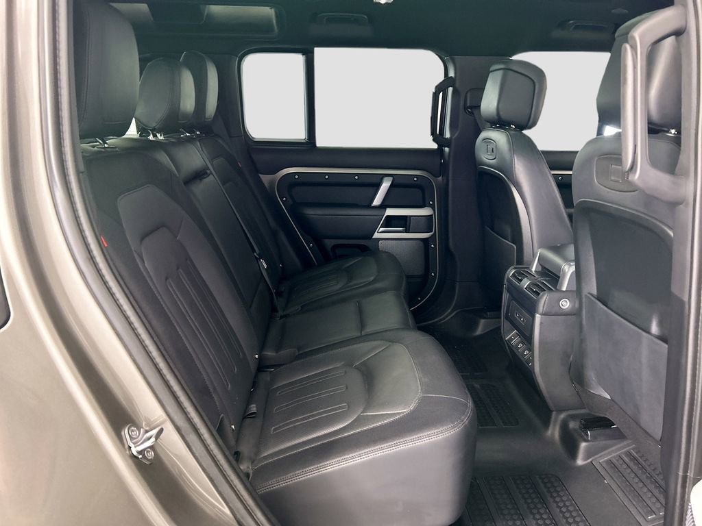 Certified 2022 Land Rover Defender 110 X-Dynamic HSE AWD/4WD image 21