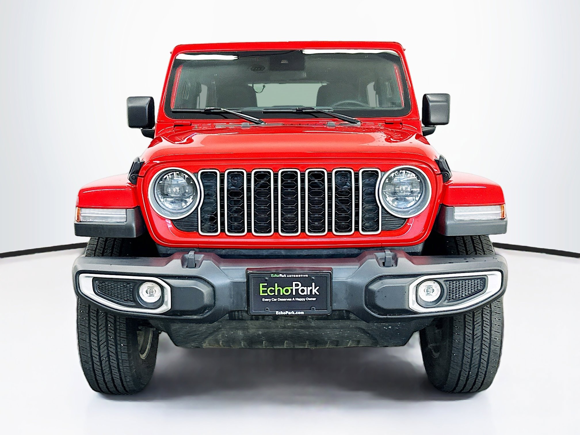 Used 2025 Jeep Wrangler Sahara image 2