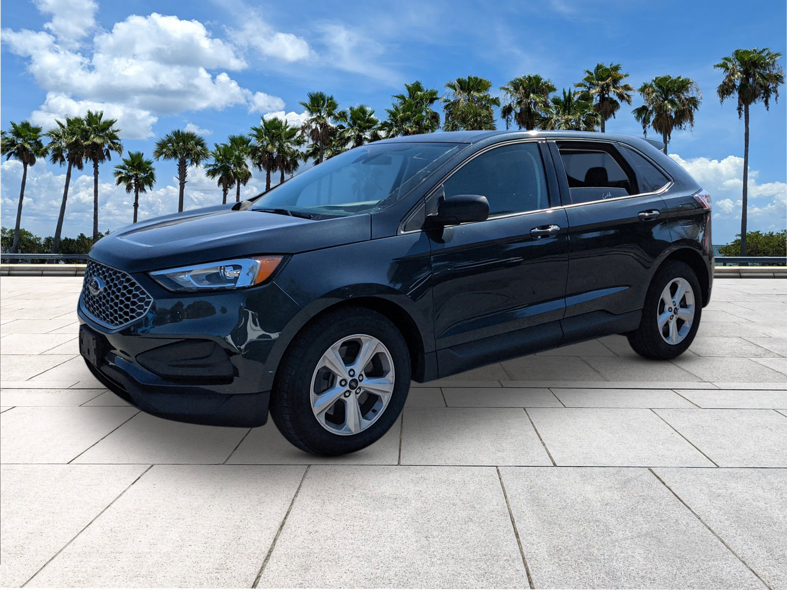 Used 2024 Ford Edge SE image 4