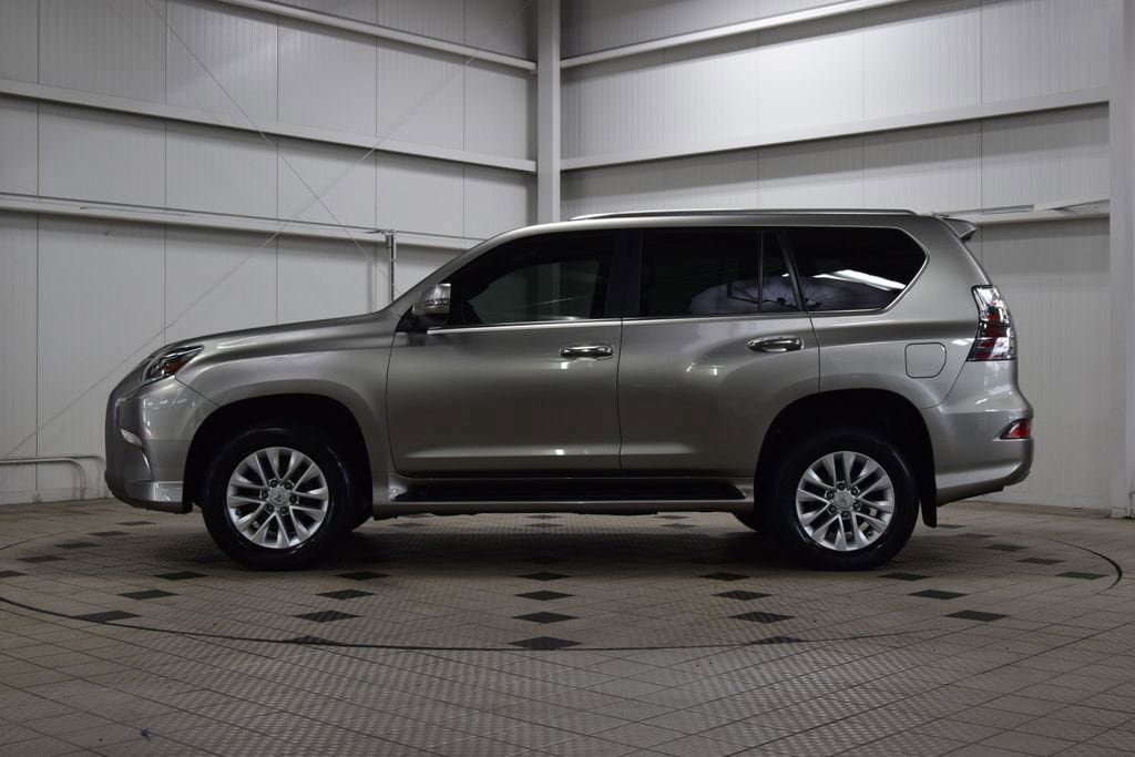 Used 2022 Lexus GX 460 Premium w/ Premium Package AWD/4WD image 4