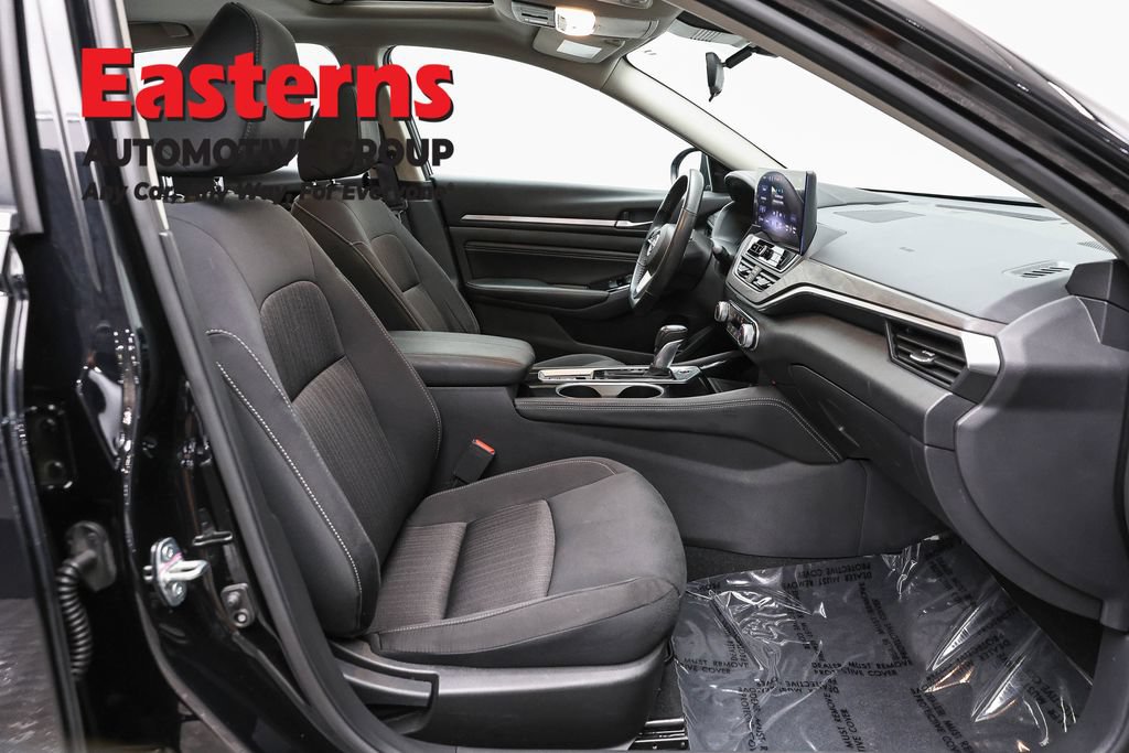 Used 2023 Nissan Altima 2.5 SV w/ SV Premium Package FWD image 24