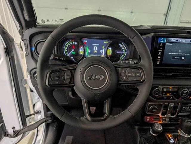 Used 2025 Jeep Wrangler Unlimited Rubicon 4xe w/ Safety Group AWD/4WD image 15