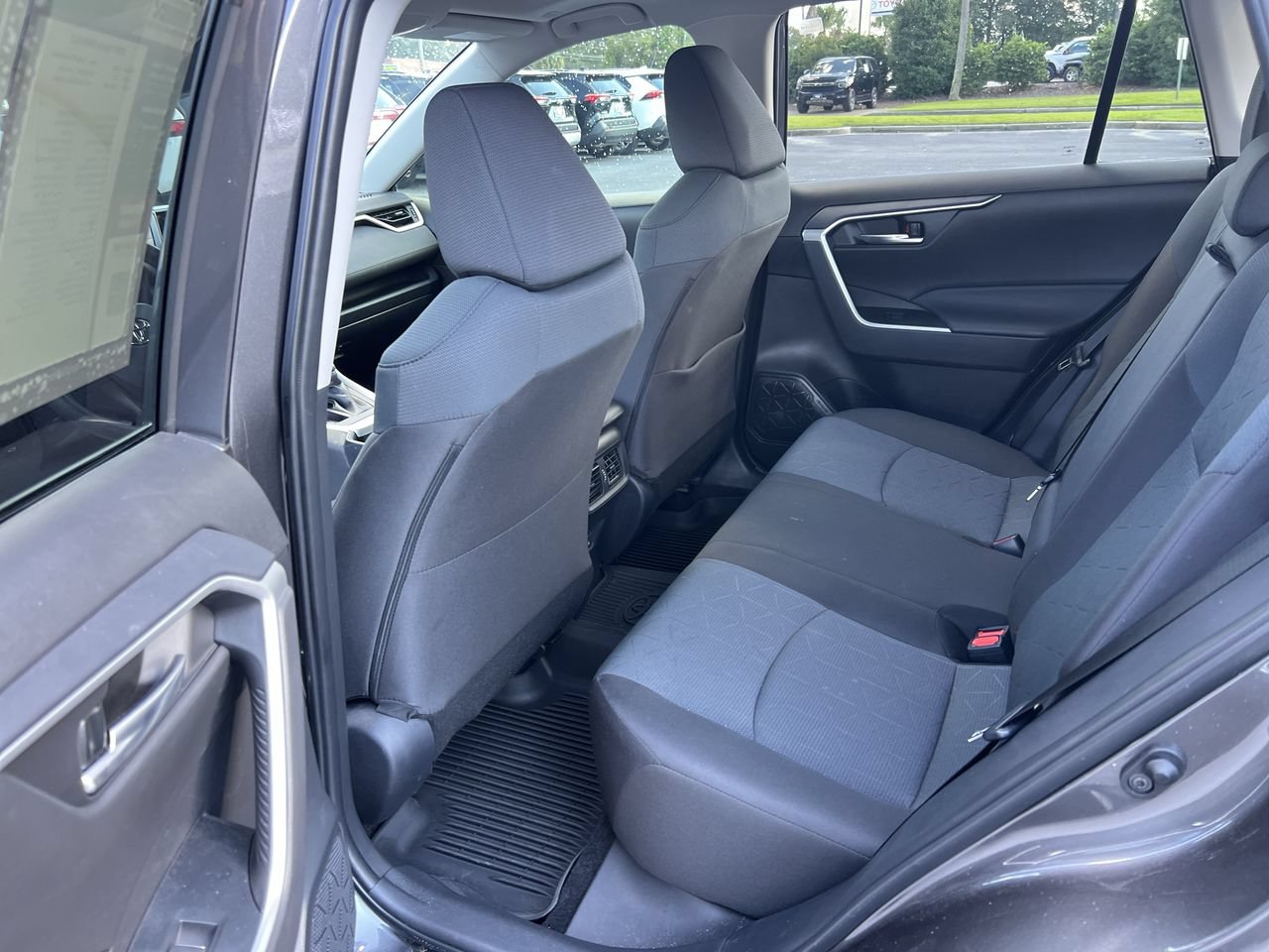 Used 2025 Toyota RAV4 XLE w/ Convenience Package FWD image 32
