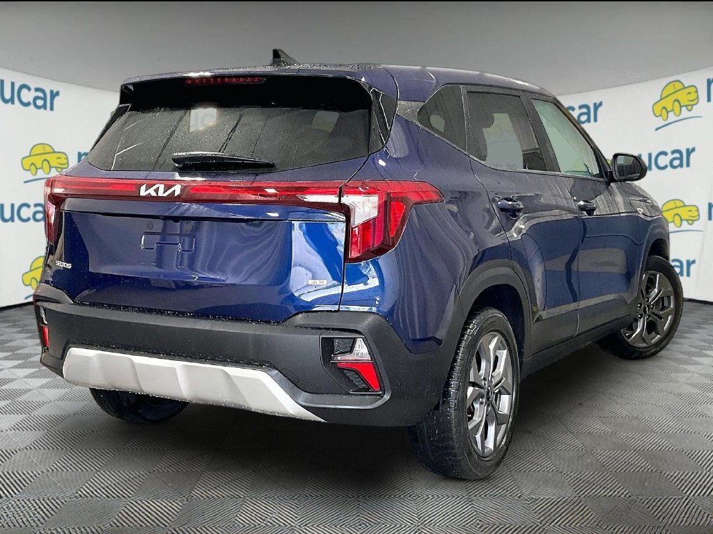 Used 2025 Kia Seltos LX AWD/4WD image 6
