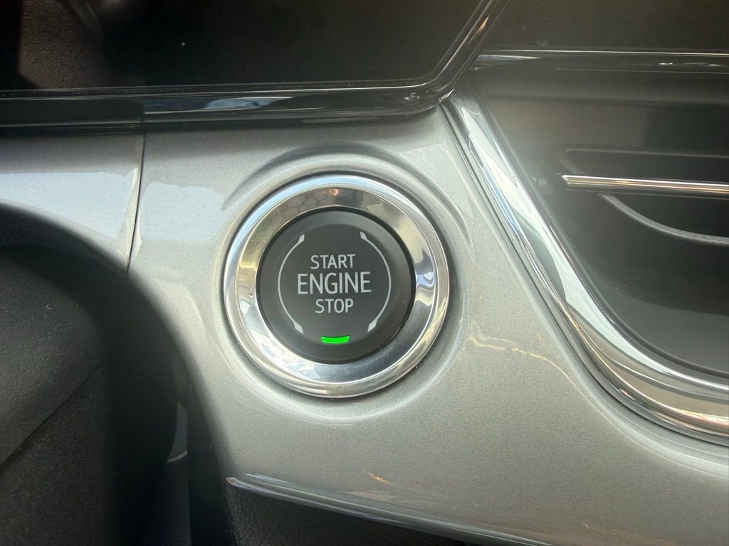 Used 2025 Chevrolet Trax LT image 35