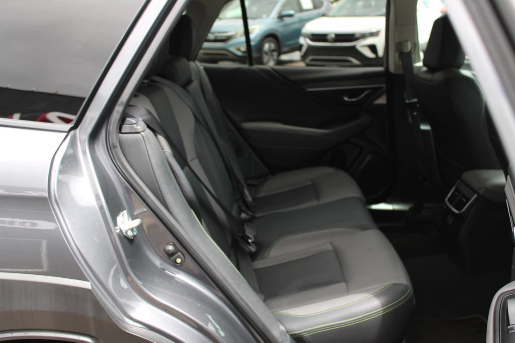 Used 2025 Subaru Outback Onyx Edition AWD/4WD image 52