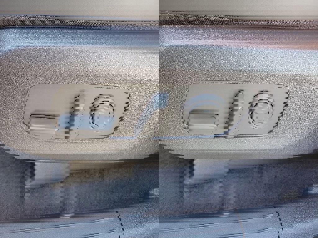 New 2026 Kia Carnival EX FWD image 24