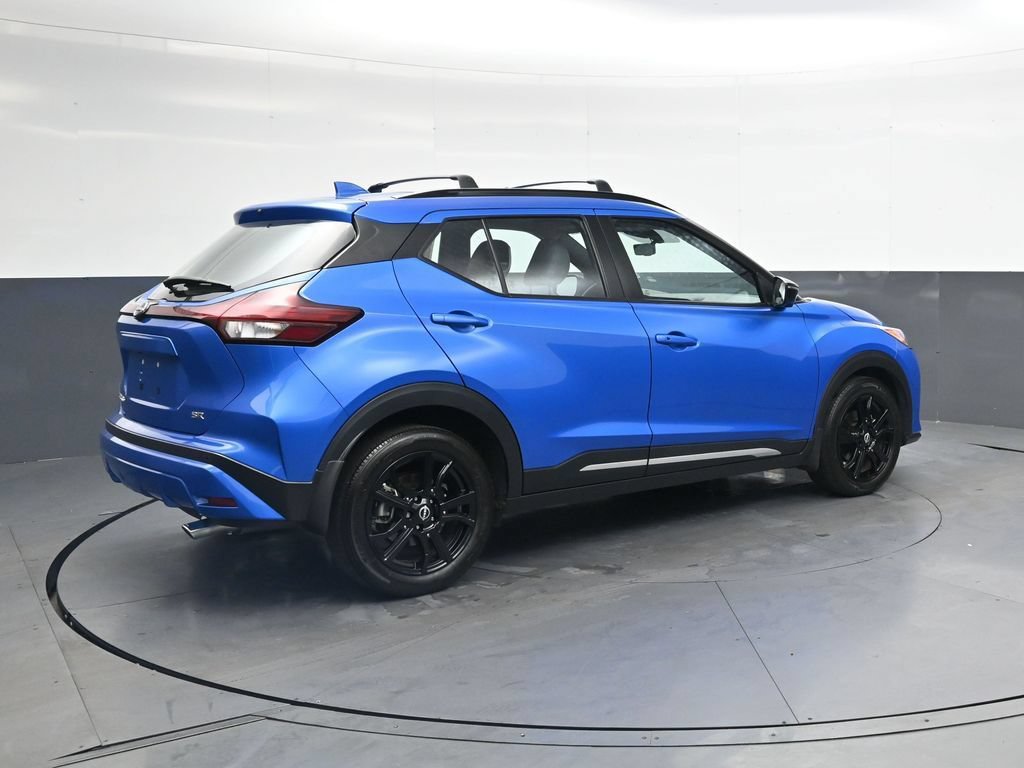 Used 2023 Nissan Kicks SR w/ SR Premium Package FWD image 5
