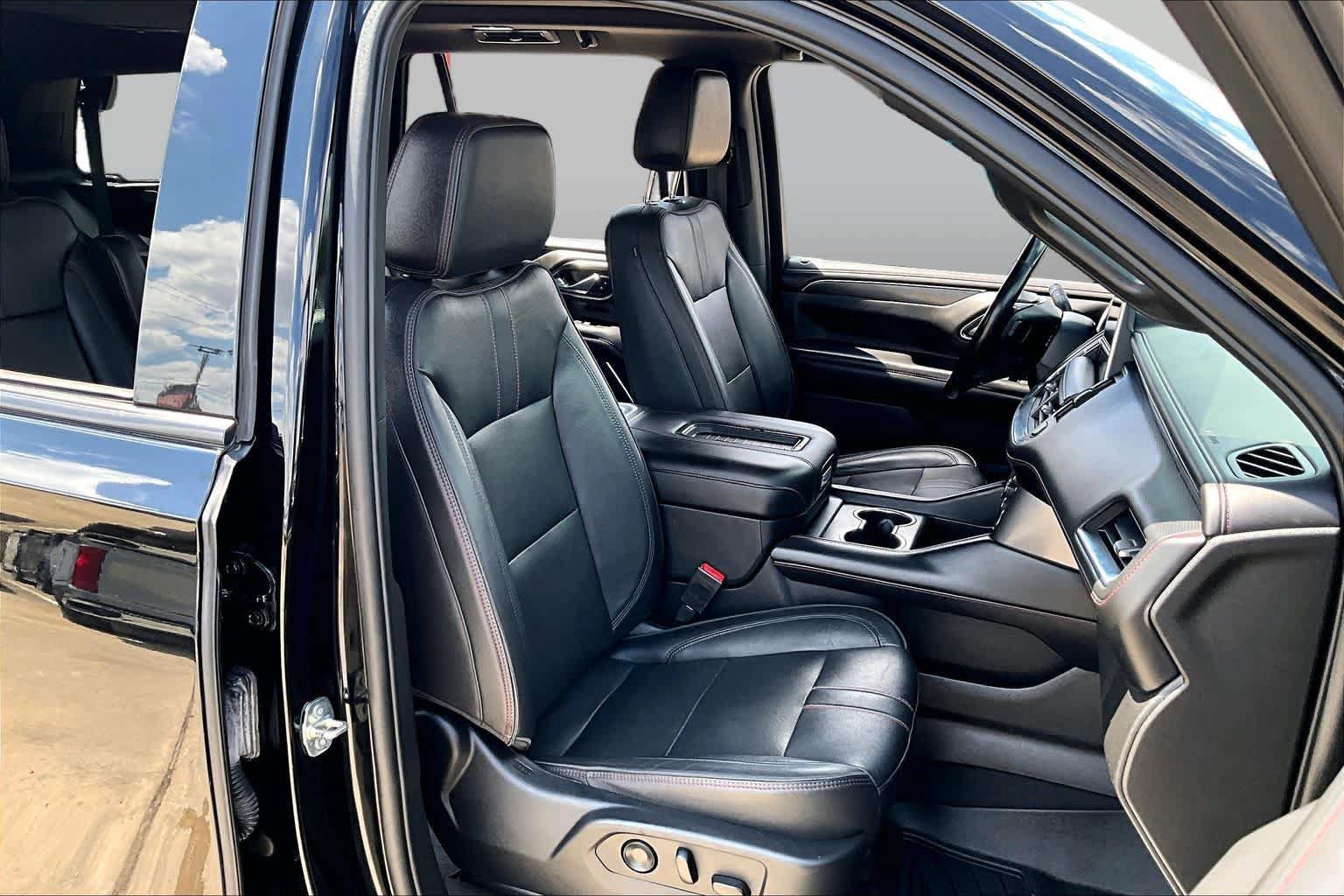 Used 2021 Chevrolet Tahoe RST w/ Luxury Package AWD/4WD image 9