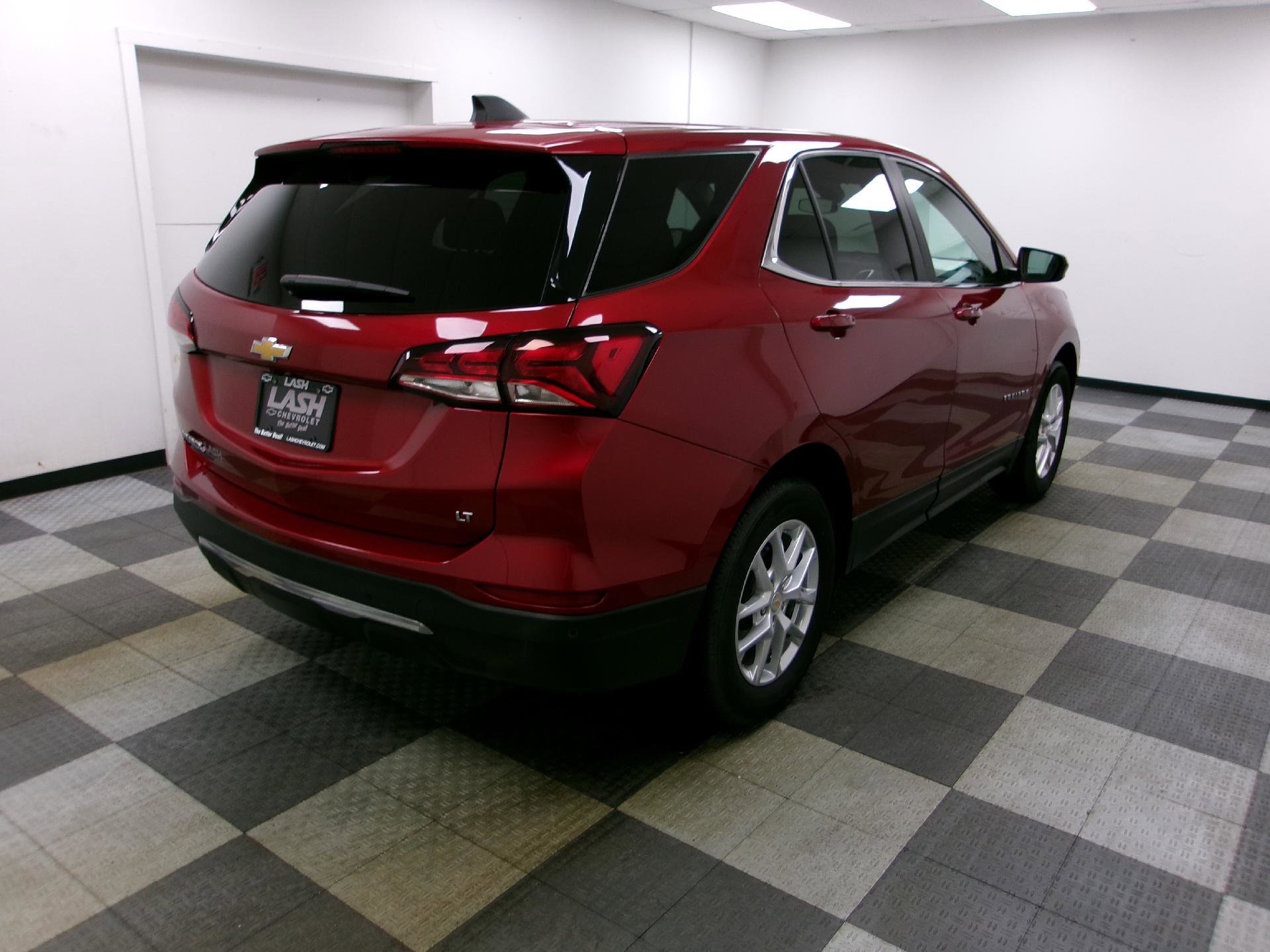 Used 2024 Chevrolet Equinox LT w/ LPO, Floor Liner Package FWD image 13