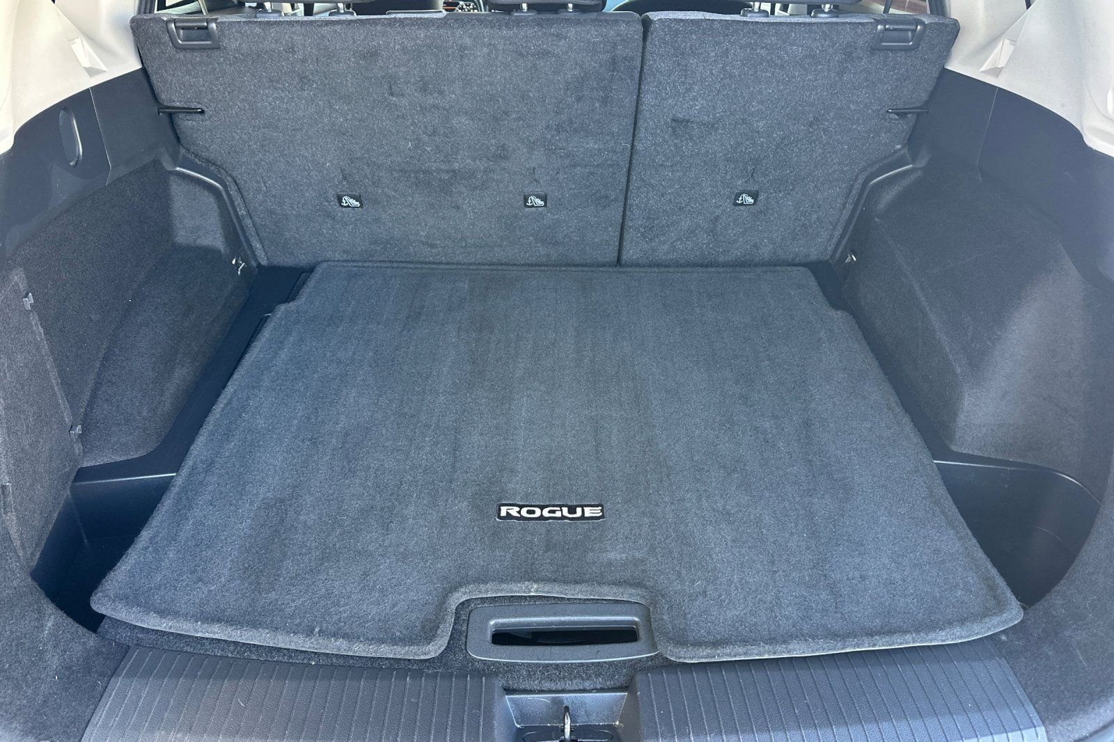 Certified 2023 Nissan Rogue SV image 17