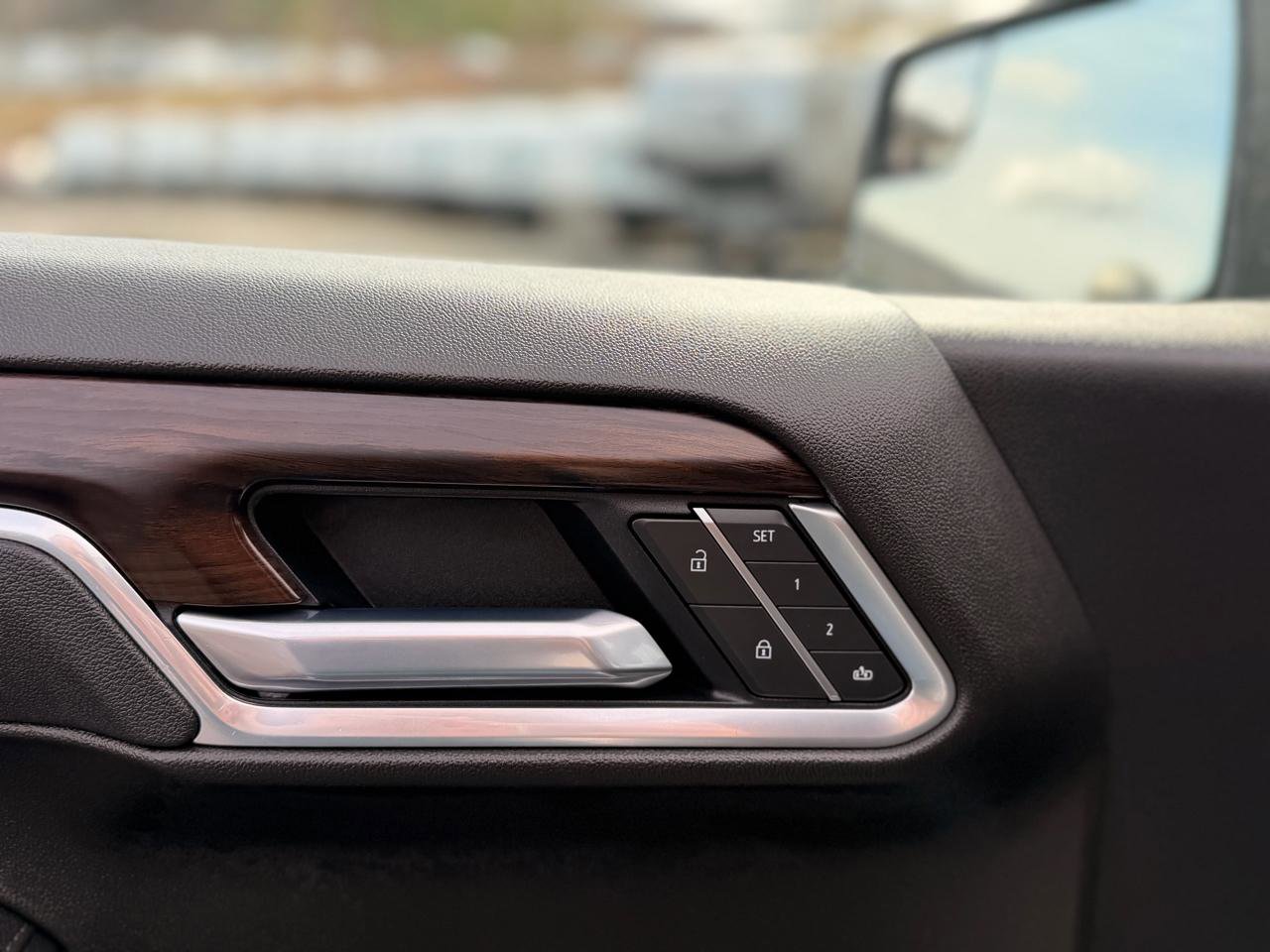 Used 2026 GMC Sierra 1500 SLT image 10