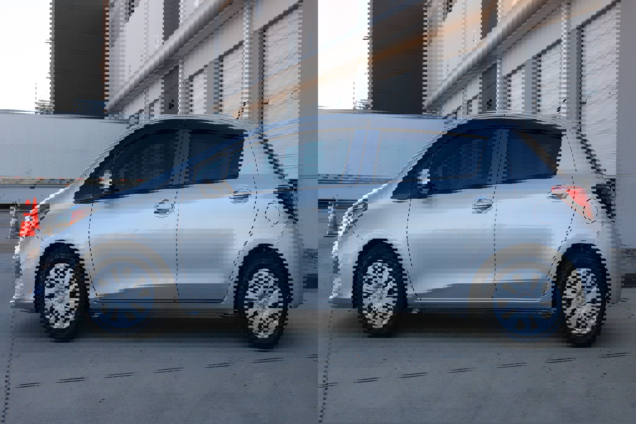 Used 2016 Toyota Yaris L image 8