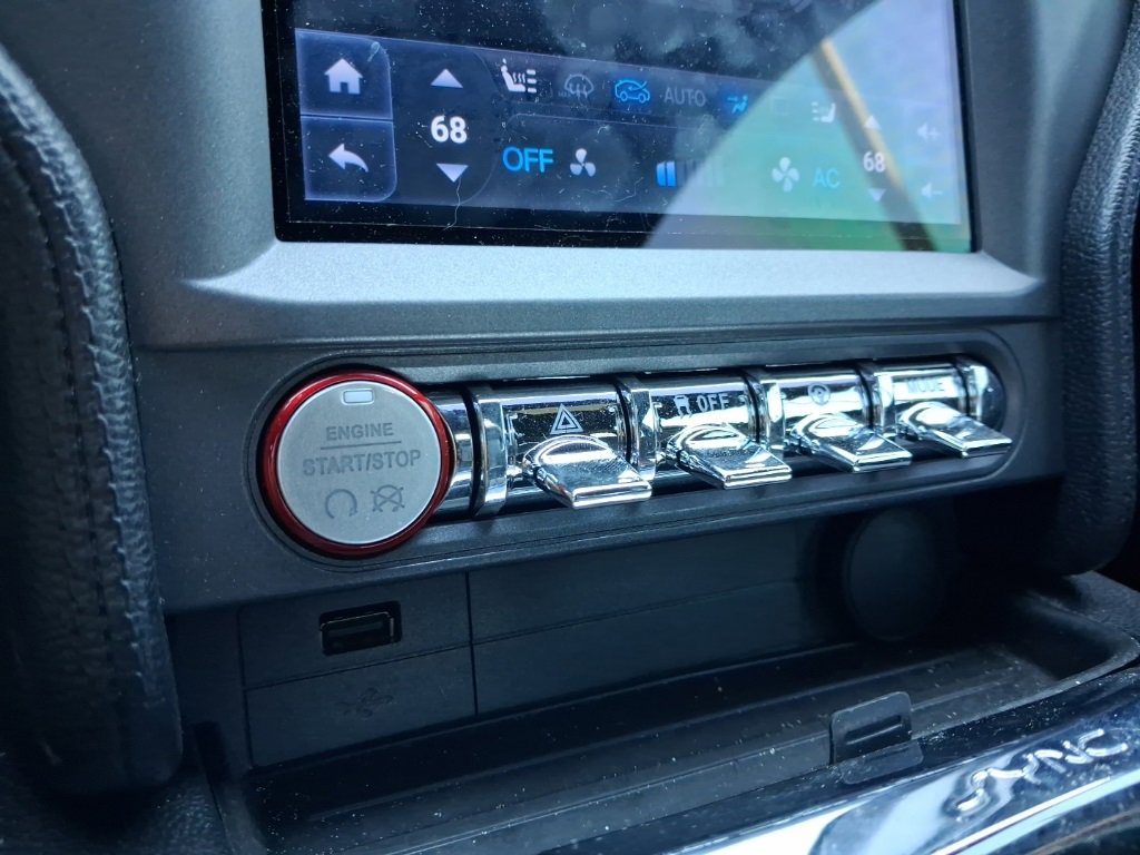 Used 2017 Ford Mustang Coupe image 22