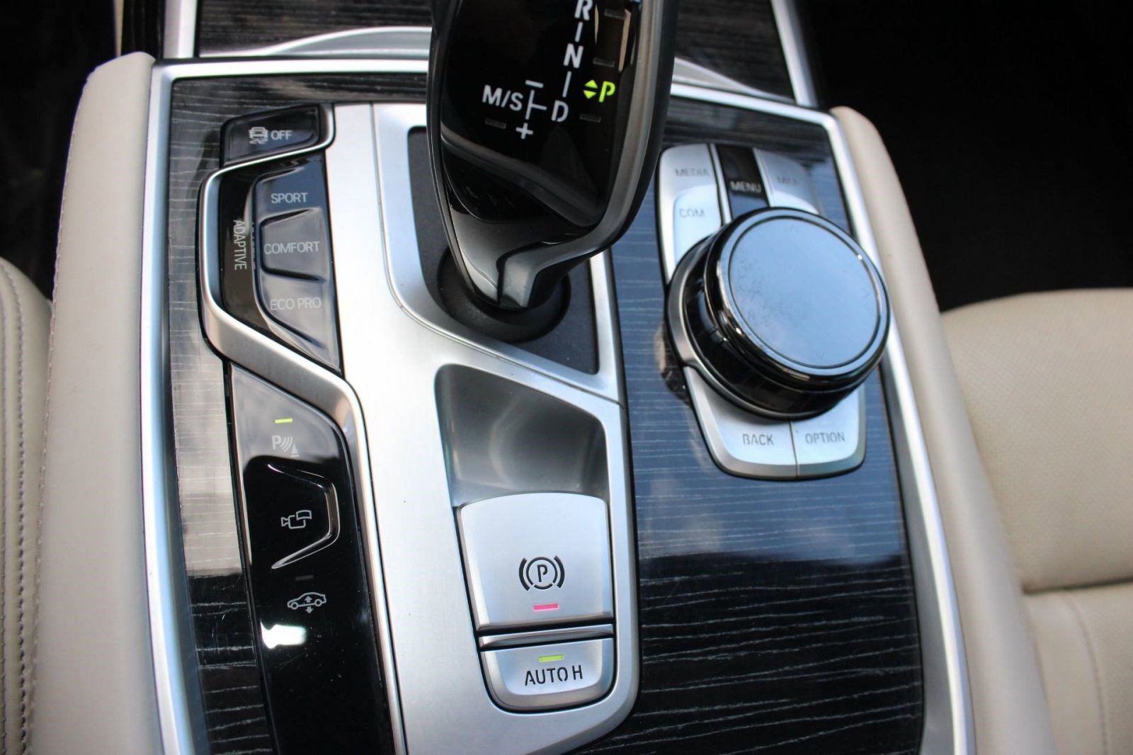 Used 2022 BMW 750i xDrive w/ Luxury Rear Seating Package image 17