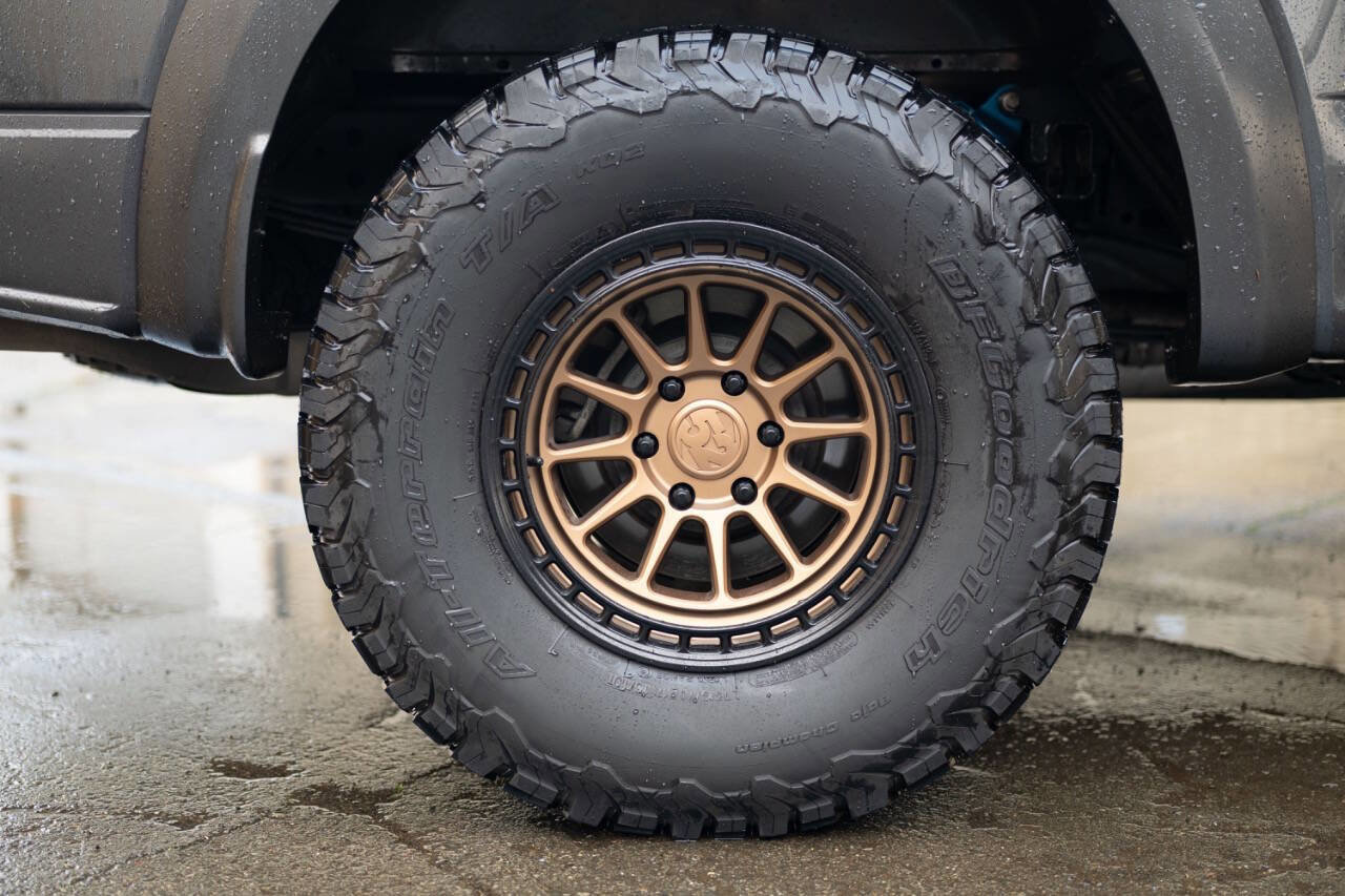 Used 2017 Ford F150 Raptor w/ Equipment Group 802A Luxury image 52