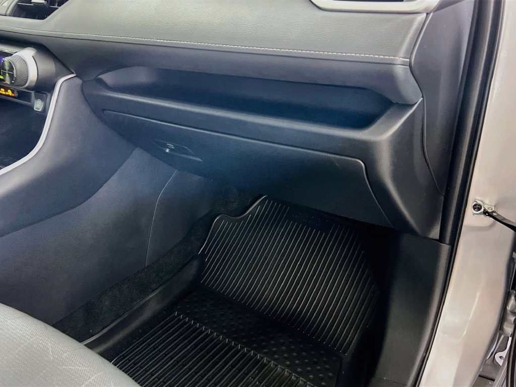 Used 2024 Toyota RAV4 XLE FWD image 33