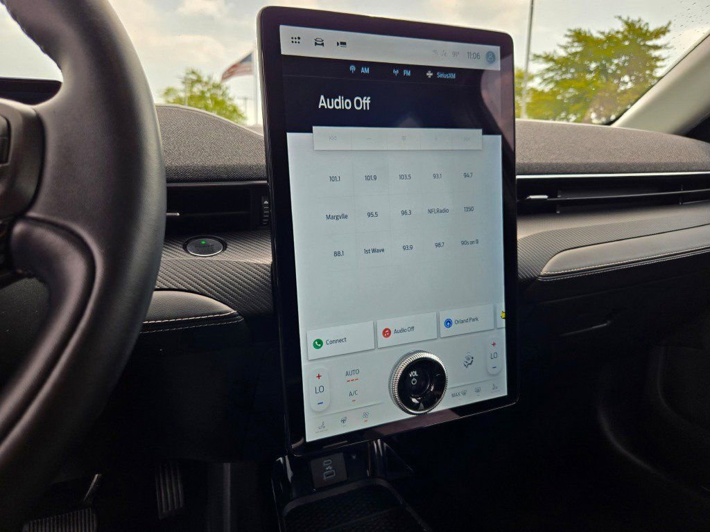 Used 2022 Ford Mustang Mach-E Premium image 25