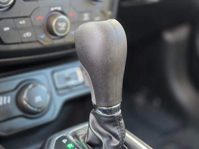 Used 2021 Jeep Renegade Sport image 29