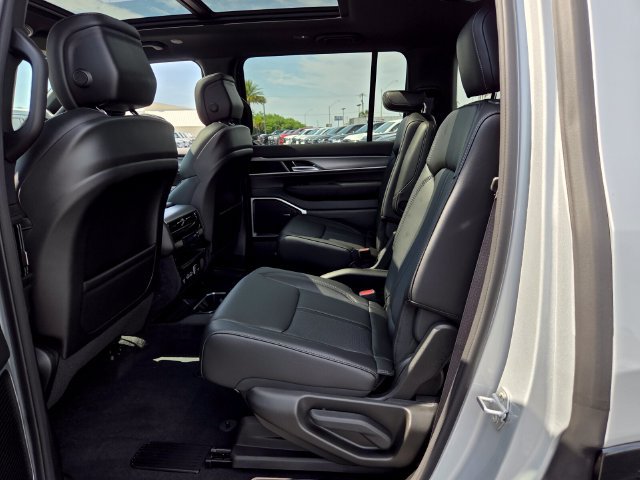 New 2026 Jeep Grand Wagoneer 2WD w/ Premium Group I image 11