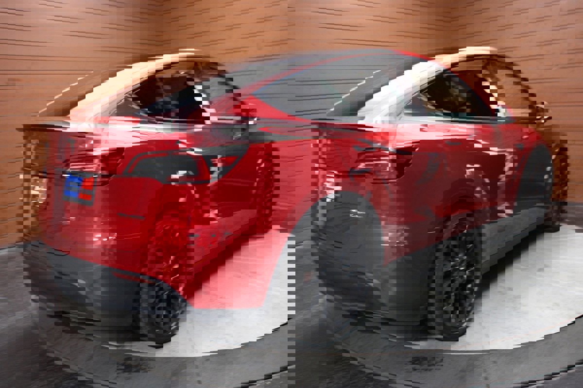 Used 2022 Tesla Model Y Performance image 6