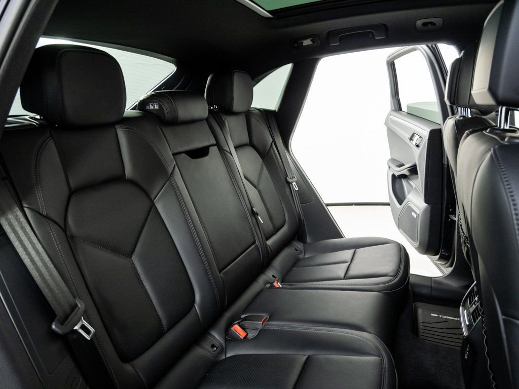 New 2026 Porsche Macan image 23