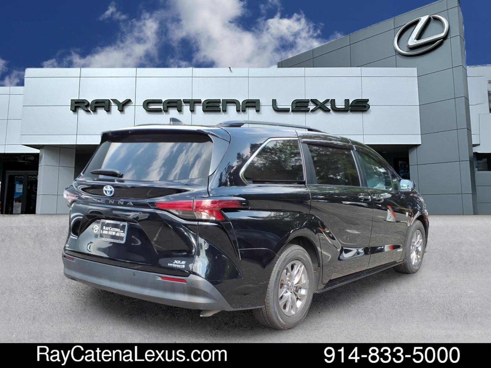 Used 2021 Toyota Sienna XLE w/ XLE Plus Package AWD/4WD image 4