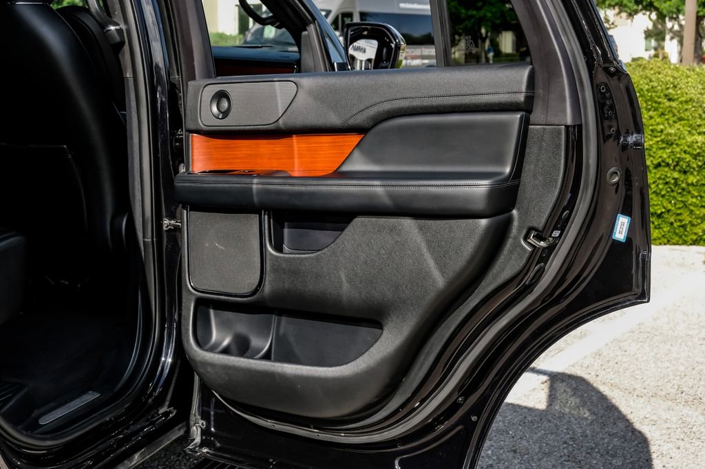 Used 2020 Lincoln Navigator Reserve image 58