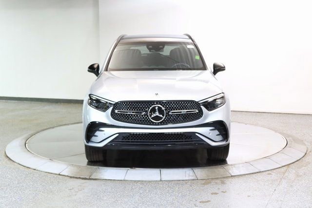 Used 2024 Mercedes-Benz GLC 300 4MATIC image 12