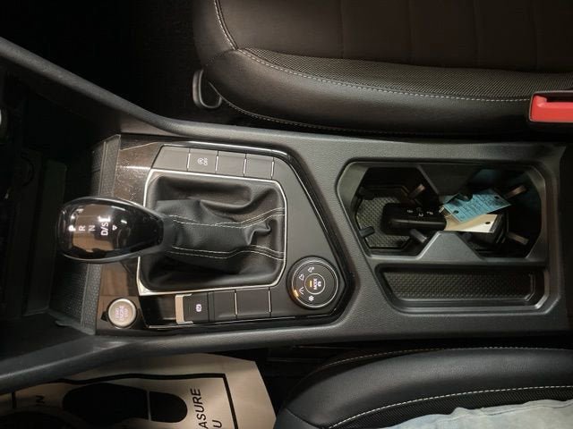 Certified 2023 Volkswagen Taos SE w/ Panoramic Sunroof Package image 15