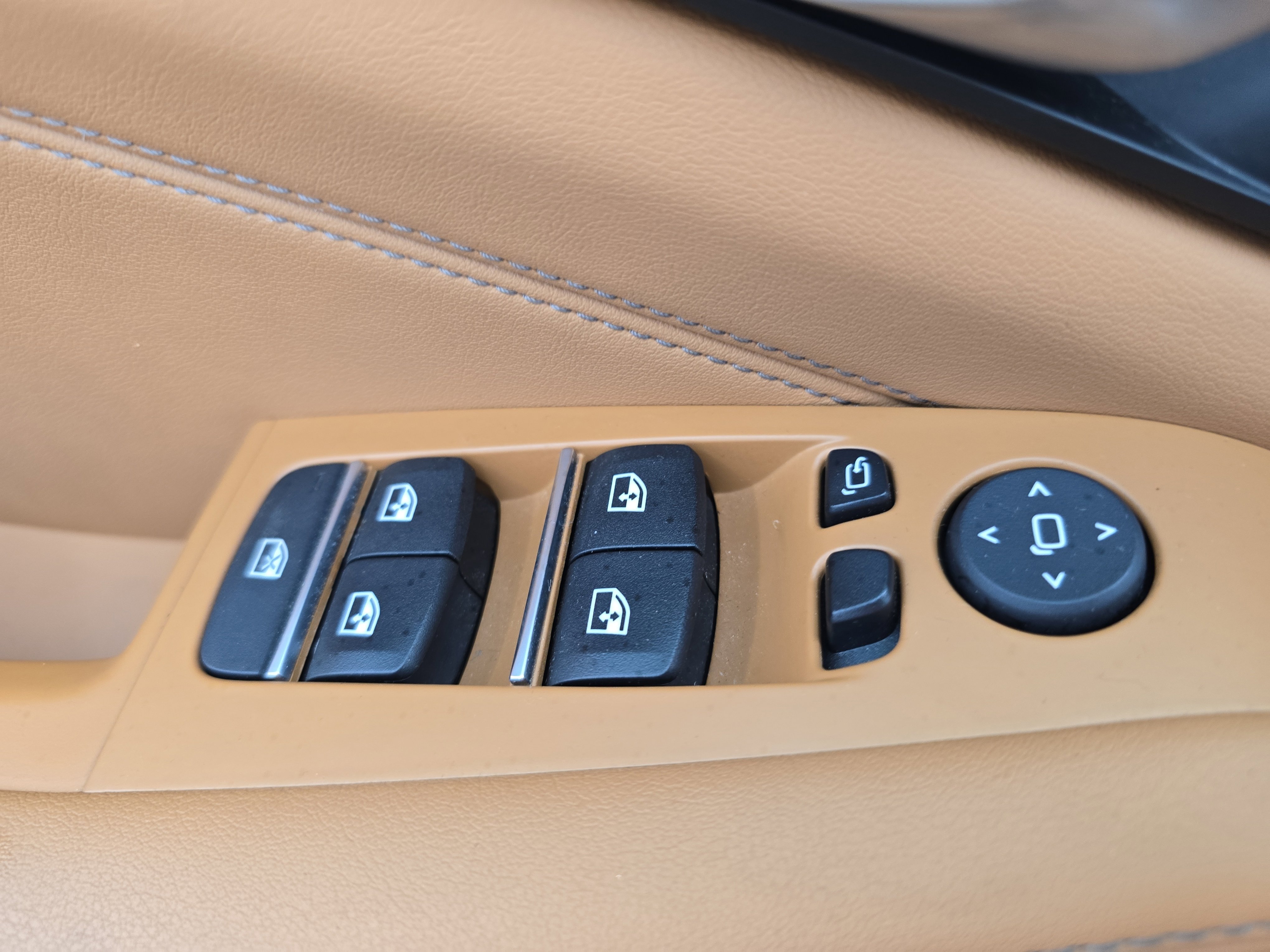 Used 2023 BMW X5 xDrive40i w/ Premium Package image 28