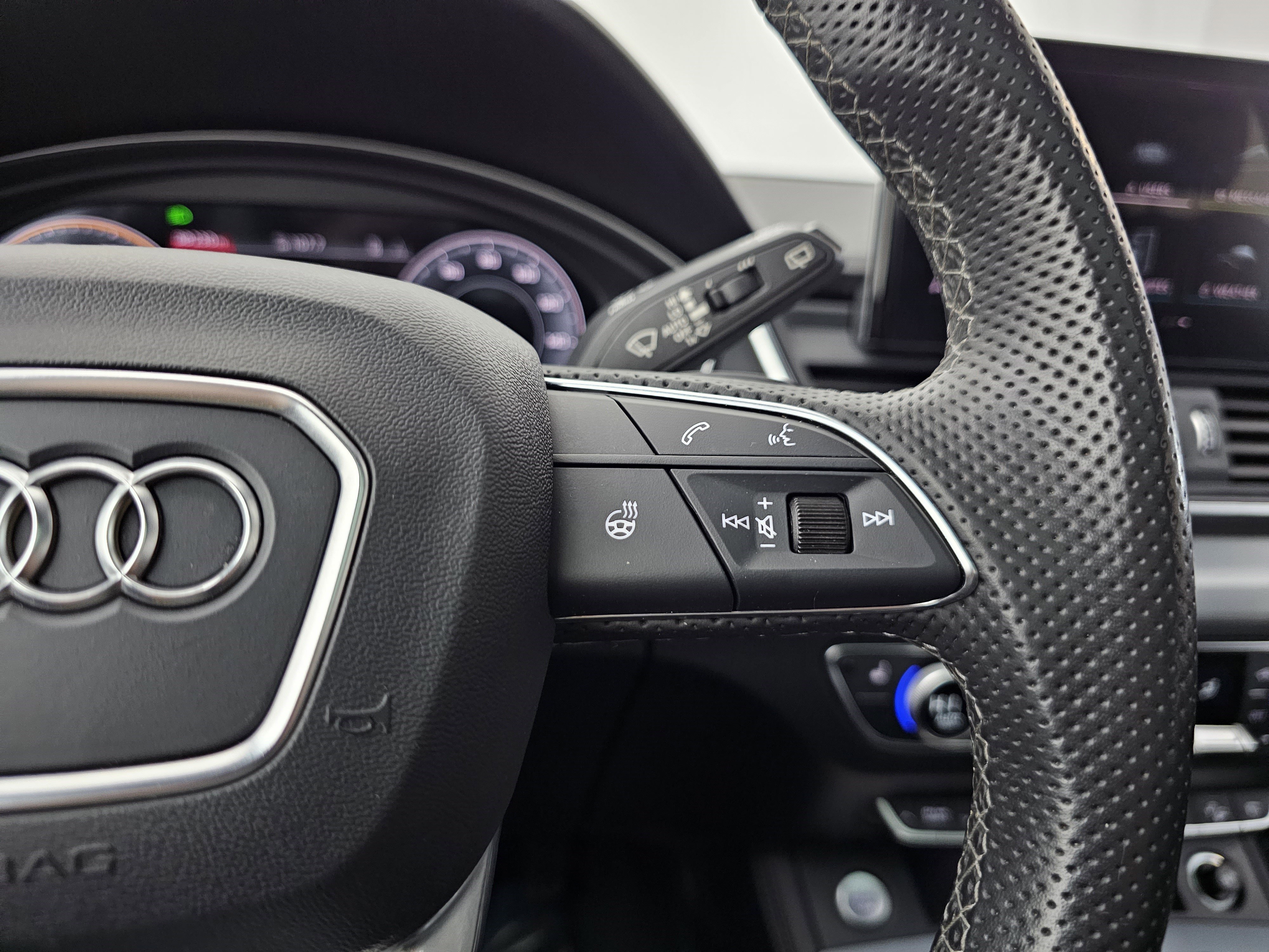 Used 2023 Audi Q5 e Premium Plus w/ Premium Plus Package image 39