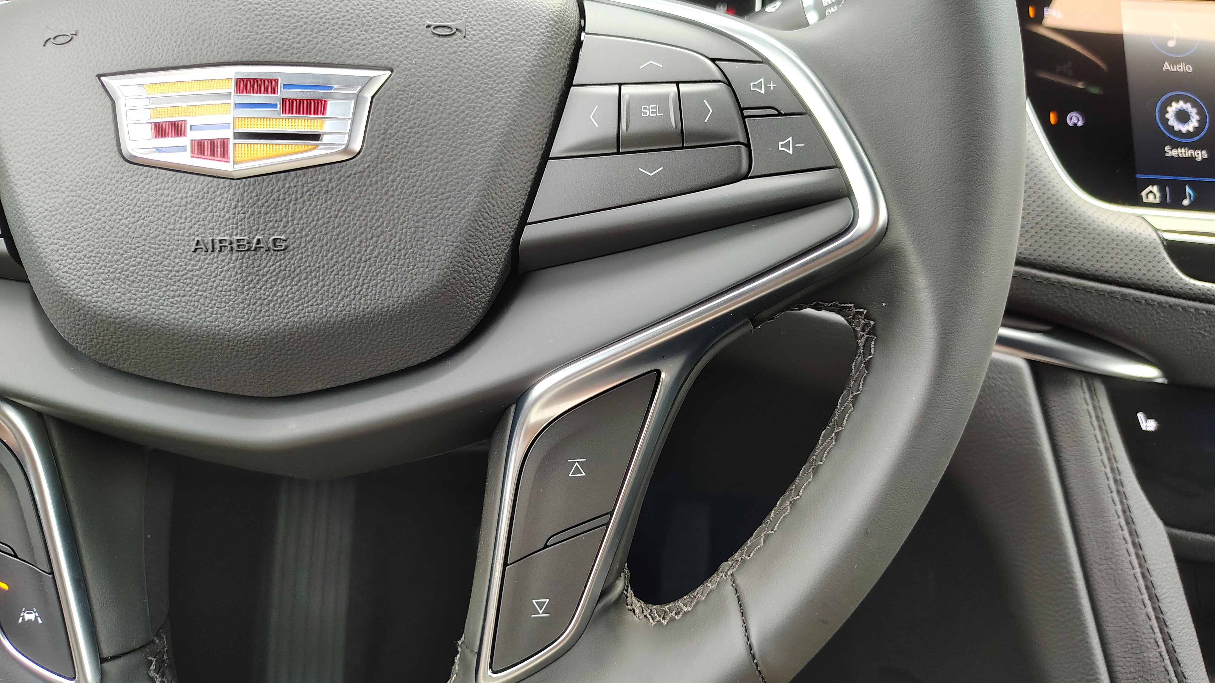 New 2025 Cadillac XT5 Luxury image 18