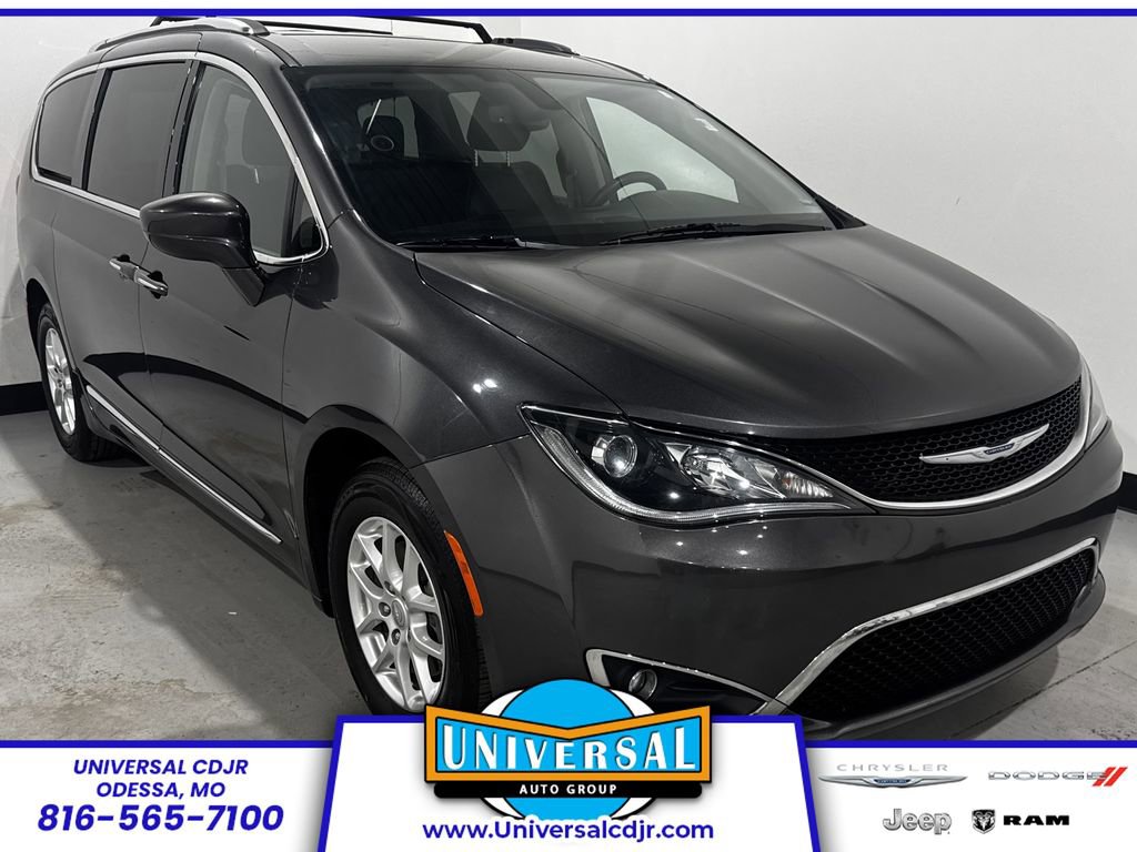 Used 2020 Chrysler Pacifica Touring-L FWD image 1