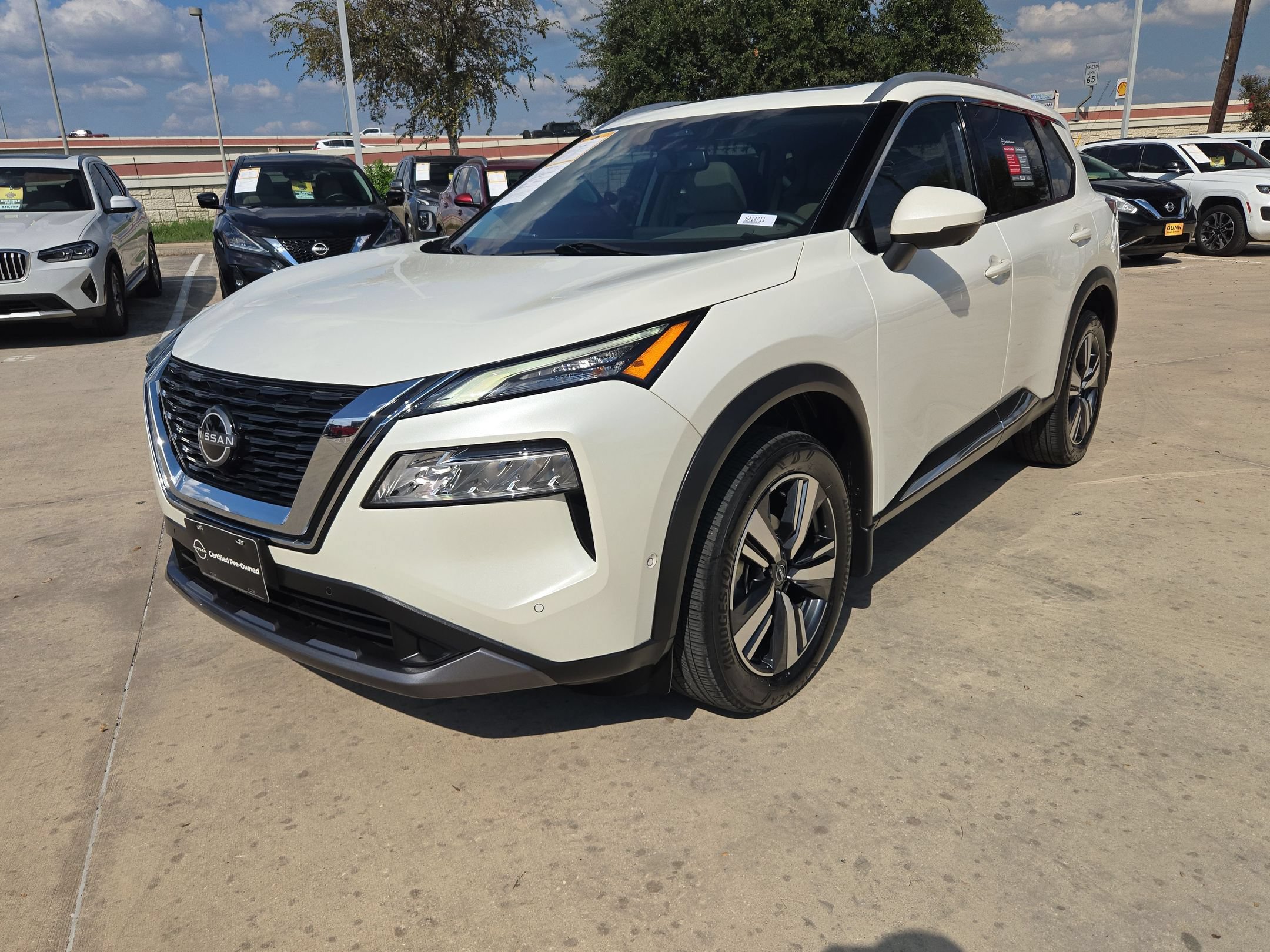 Used 2023 Nissan Rogue SL w/ SL Premium Package FWD image 7