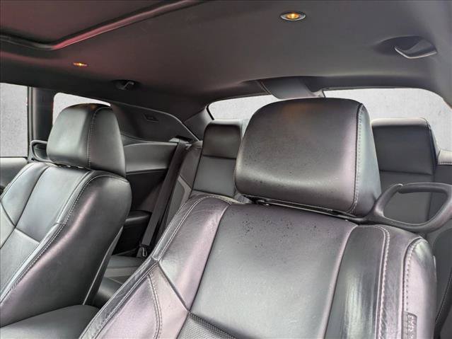Used 2016 Dodge Challenger SXT Plus RWD image 4