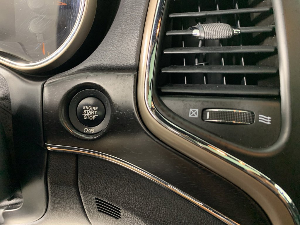 Used 2017 Jeep Grand Cherokee Limited w/ Luxury Group II image 18