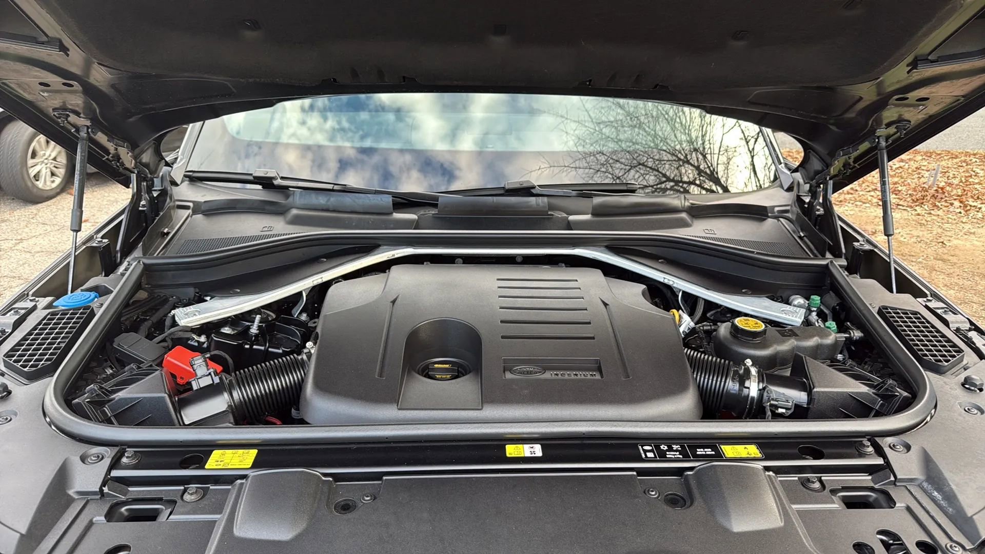 Used 2024 Land Rover Range Rover SE image 12