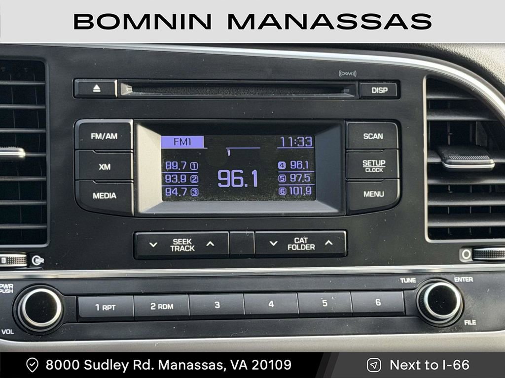 Used 2017 Hyundai Elantra SE image 16