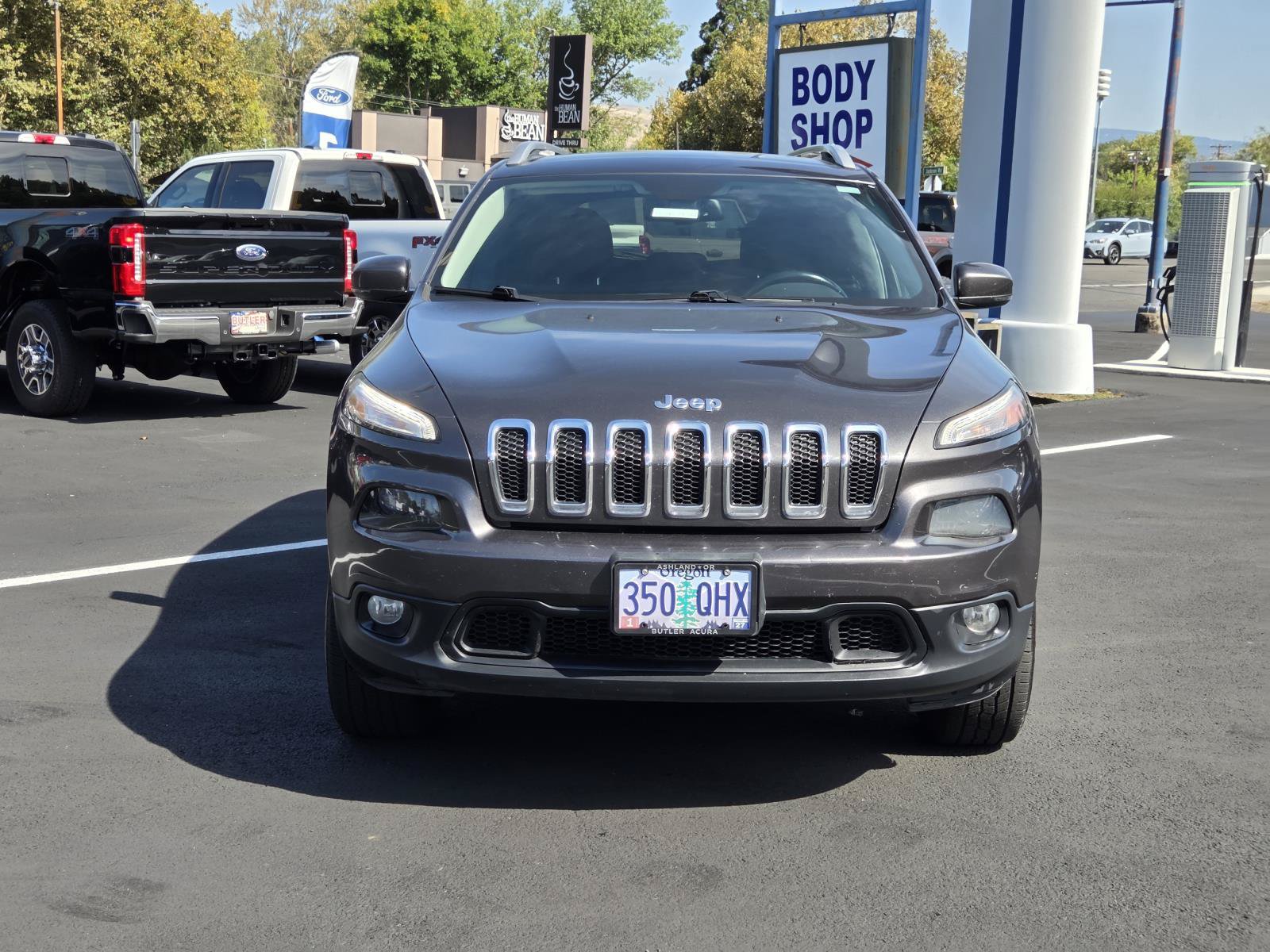 Used 2015 Jeep Cherokee Latitude w/ Comfort/Convenience Group AWD/4WD image 2