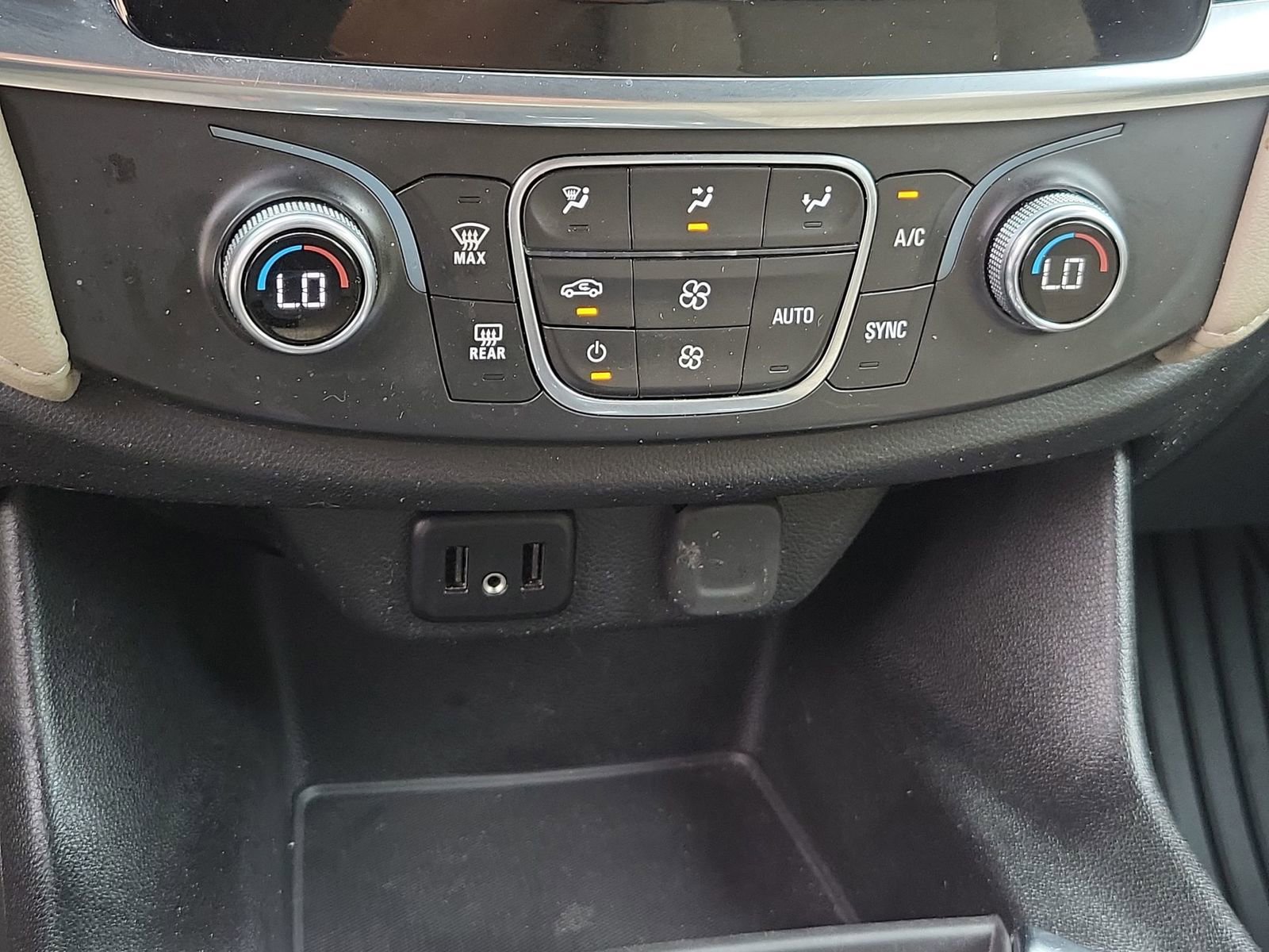 Certified 2023 Chevrolet Traverse LS FWD image 33