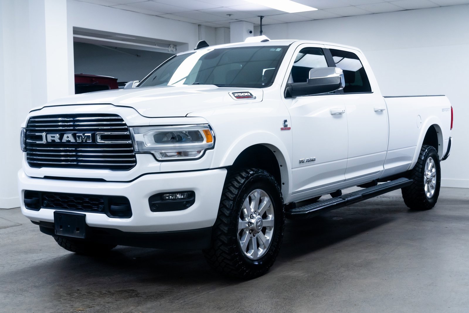 Used 2019 RAM 2500 Laramie image 3