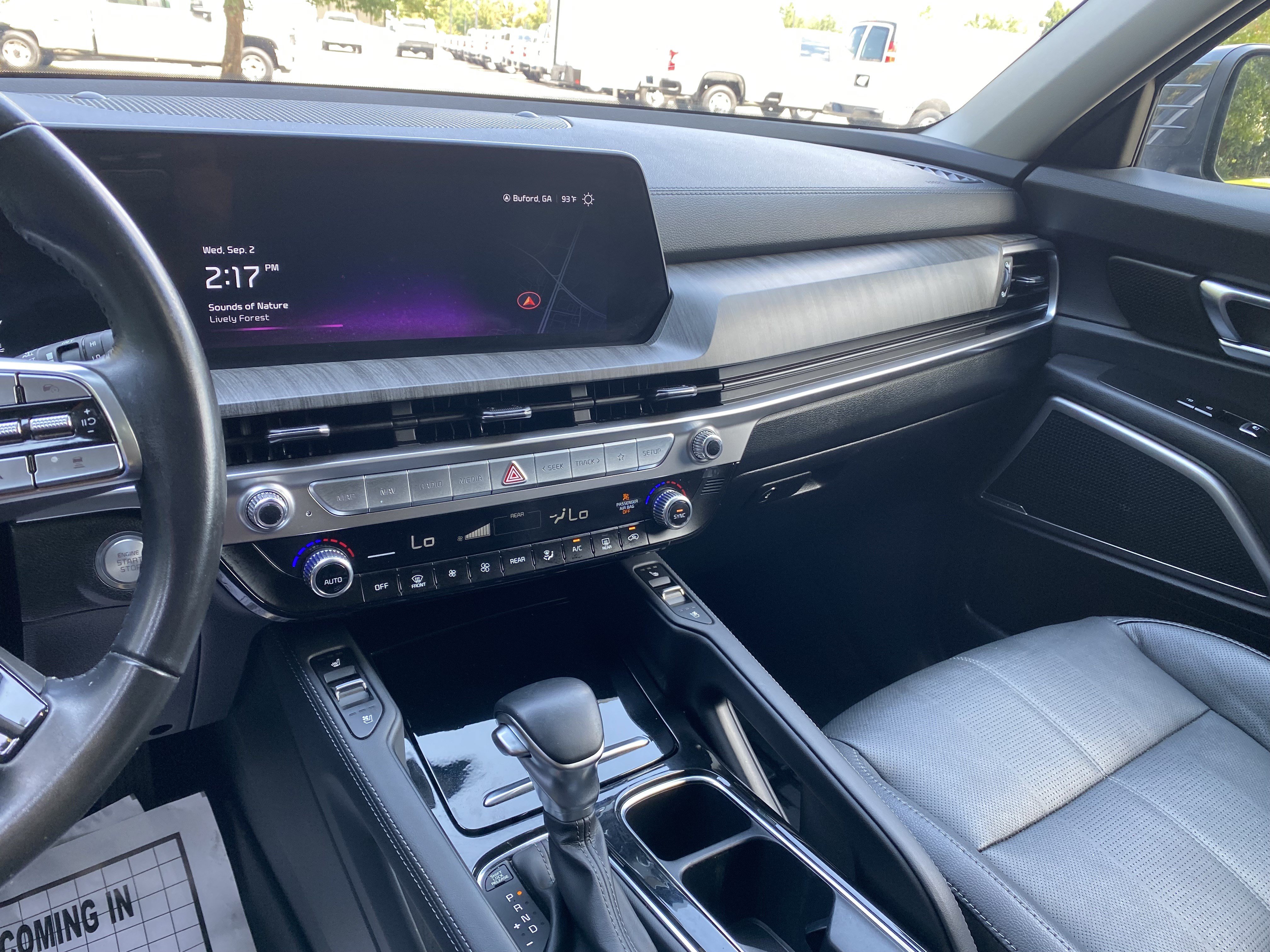 Used 2024 Kia Telluride EX w/ EX Captain's Chair Package FWD image 23