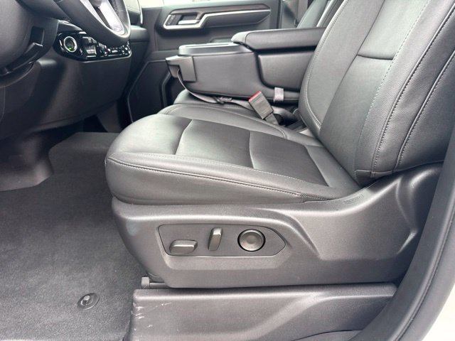 Used 2026 GMC Sierra 1500 SLT AWD/4WD image 16